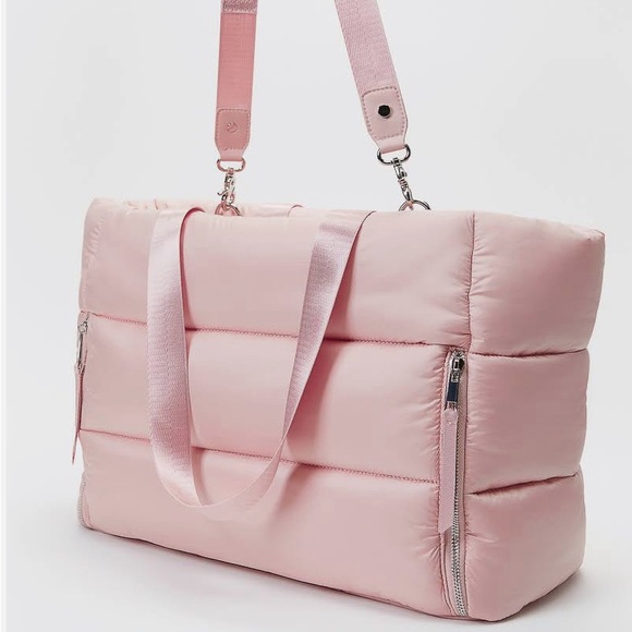 •On Cloud 9• Quilted Pink Zippered Puffer Tote - Picture 6 of 6